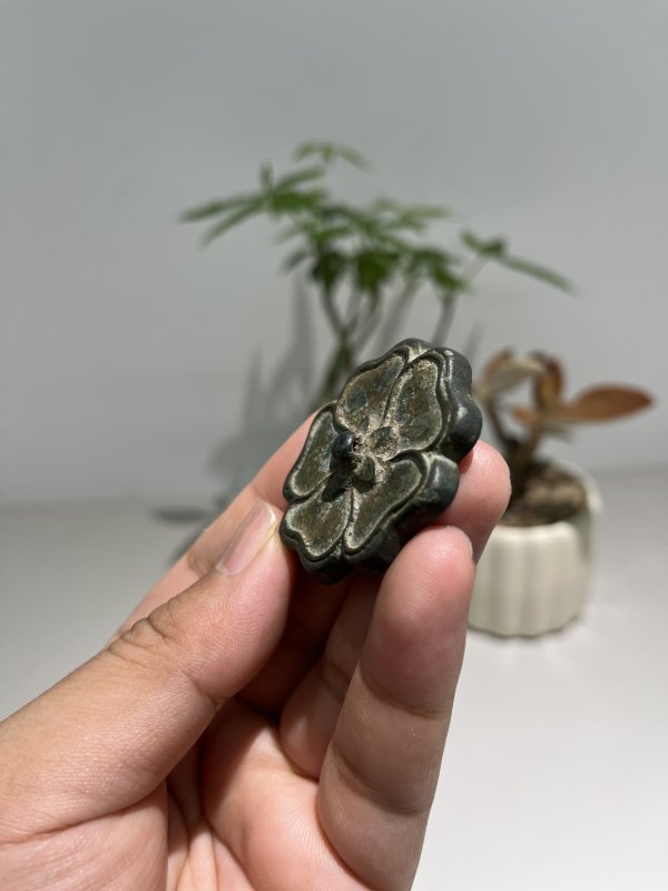 明 梅花纹小手镜 - 图4