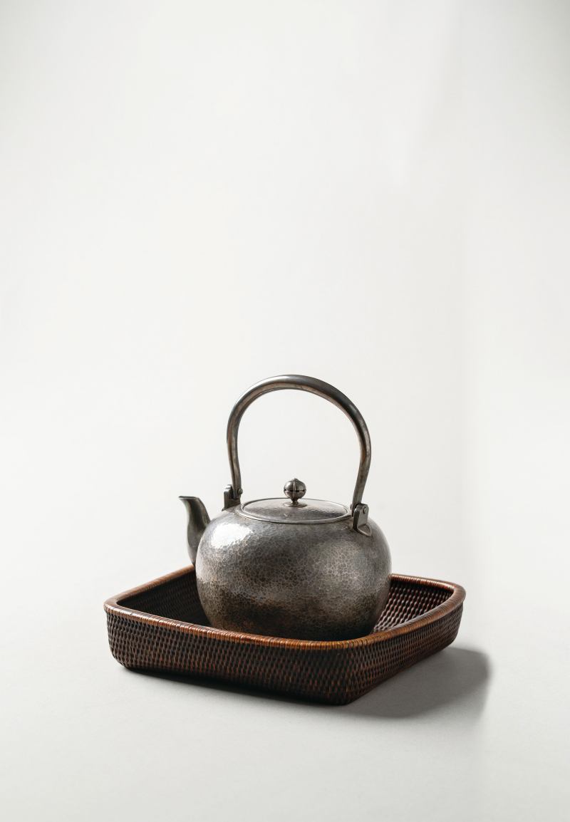 茗松堂造 纯银槌目纹宝珠形汤沸