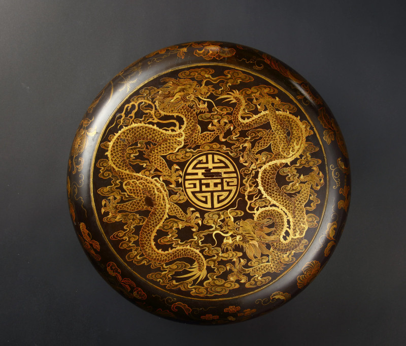 清乾隆大漆描金大捧盒 - 图2