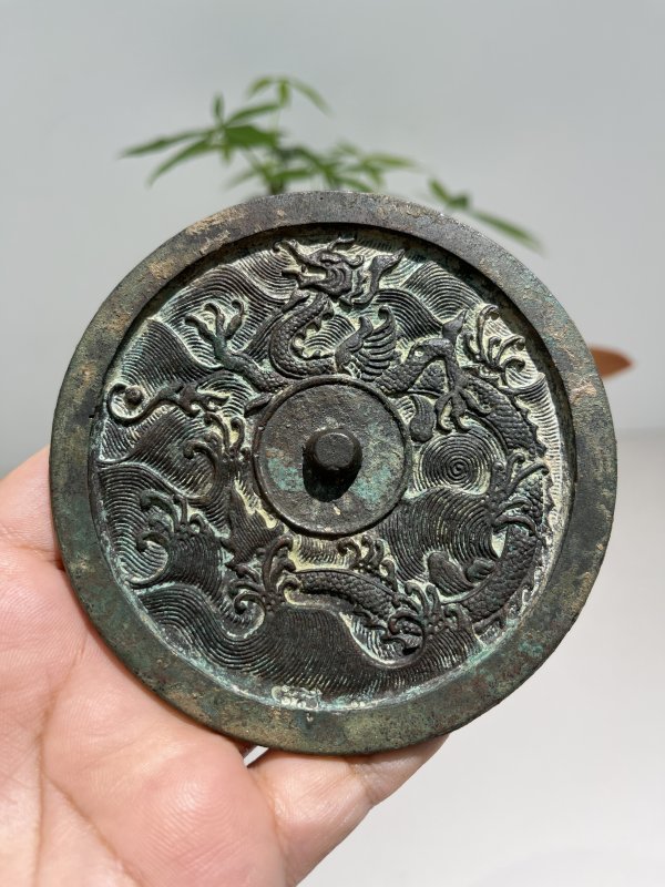 明 海水翼龙纹镜 - 图2