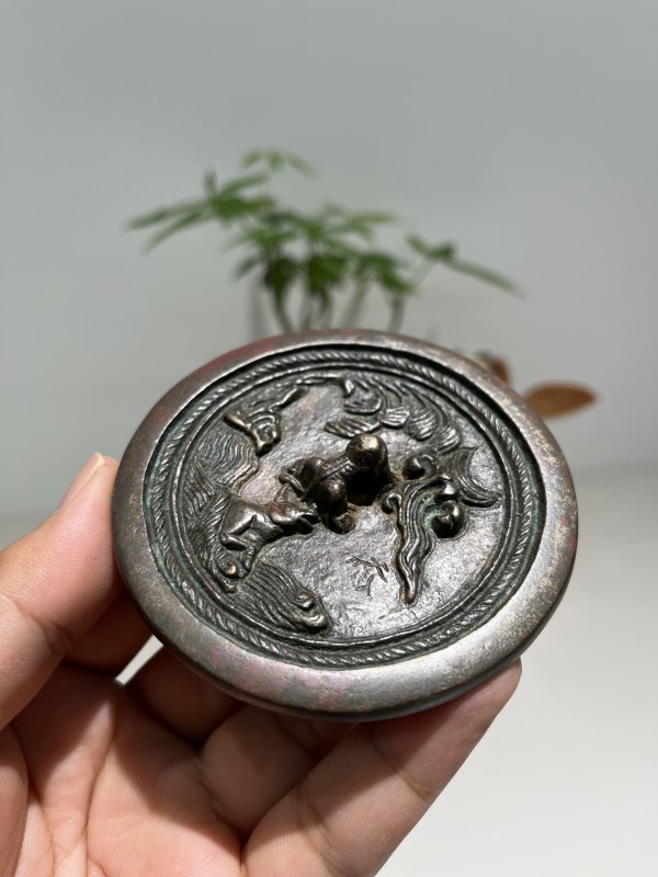 明 瑞兽钮犀牛望月纹镜 - 图3