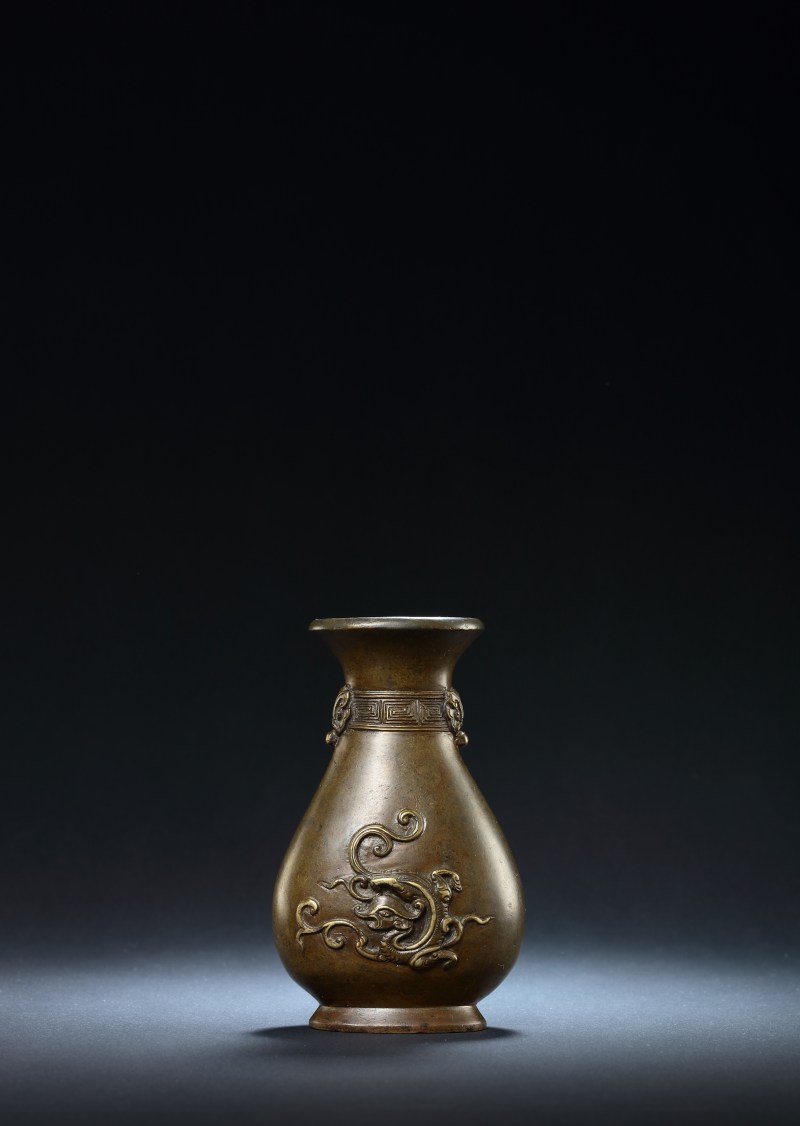 清雍正仿宋式浮雕双龙纹玉堂壶春小铜瓶 - 图2