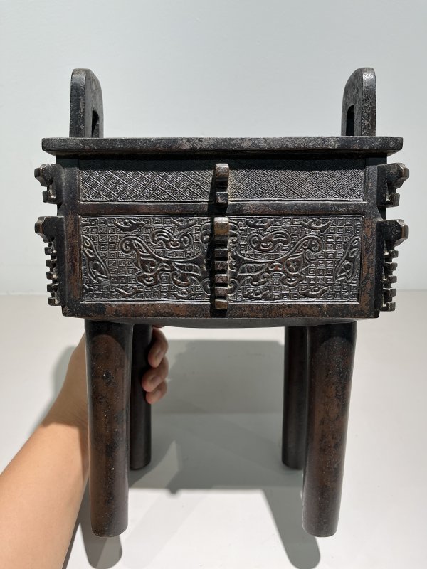 明万历 铜饕餮纹四方鼎式炉 - 图5