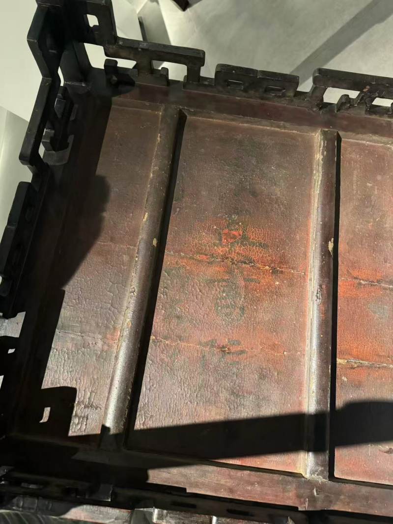 清康熙 黄漆彩绘戗金云龙纹四面平方桌 - 图8