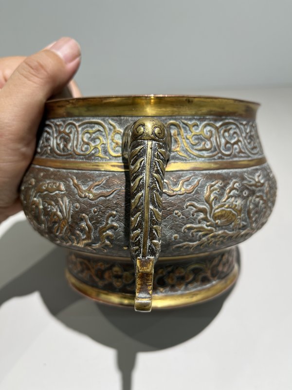 明 铜鎏金“云间胡文明制”款海水龙纹簋式炉 - 图7