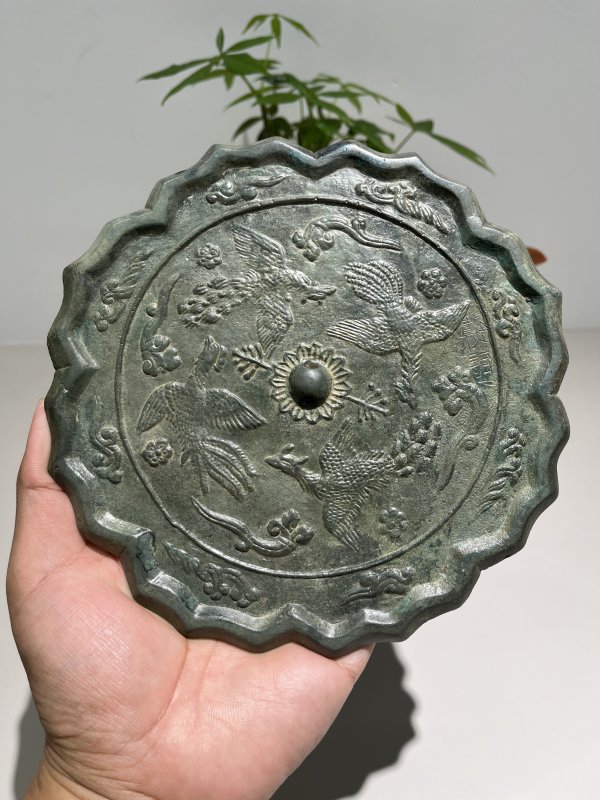 明 菱花形四凤祥云纹镜 - 图2