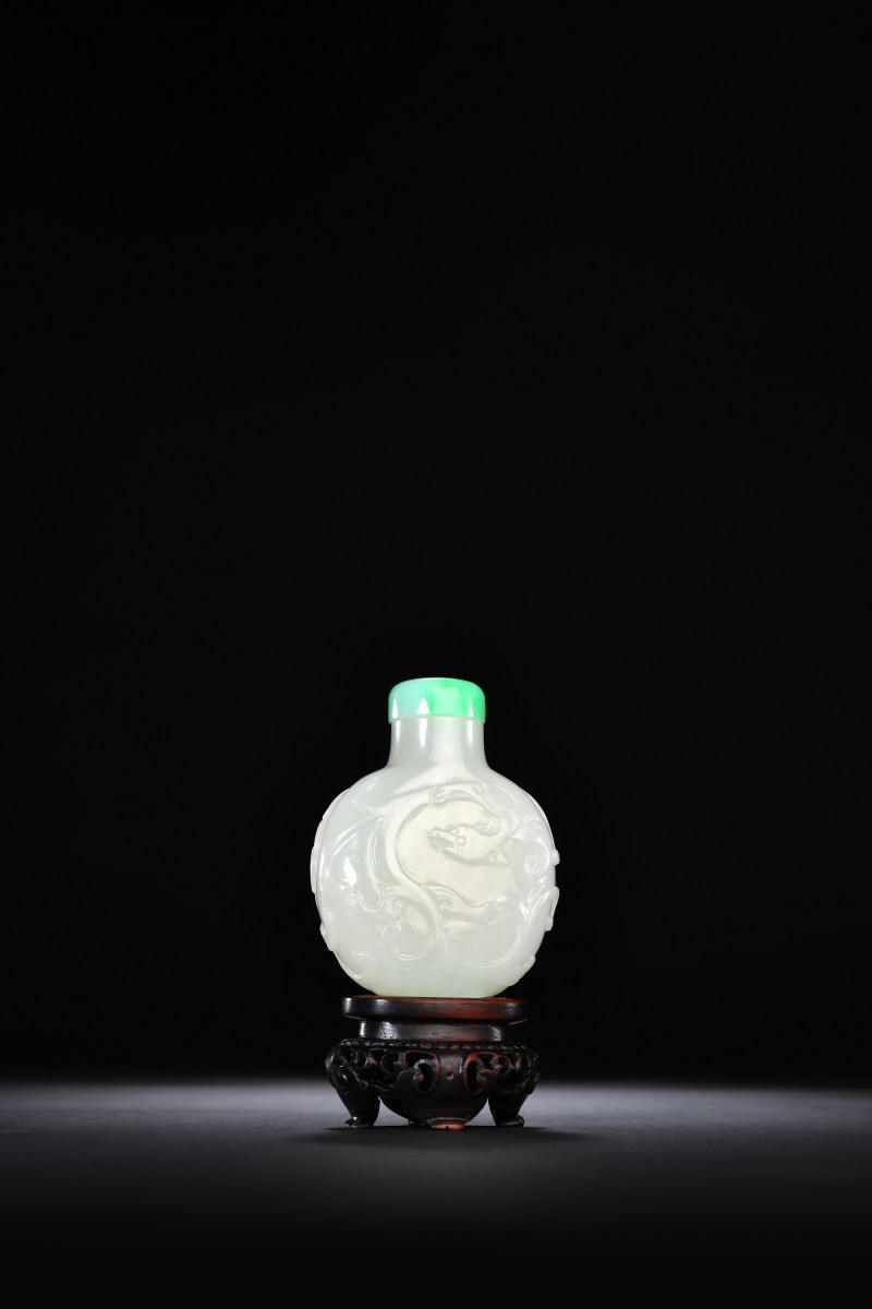 清中期 白玉螭龙纹鼻烟壶带翡翠帽 - 图3