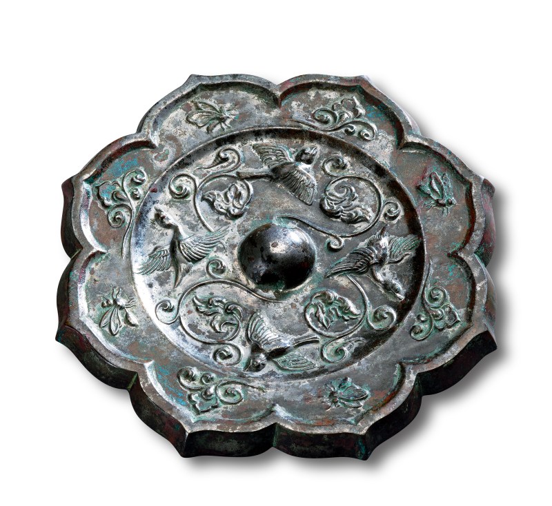 明 菱花形雀鸟鸿雁花枝纹镜