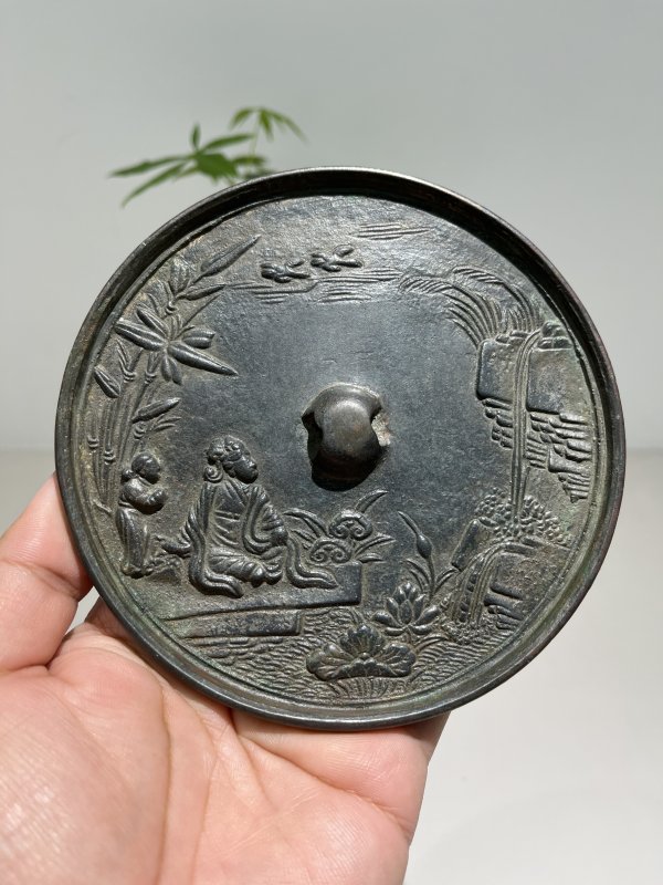 明 贵妇观瀑人物故事纹镜 - 图2