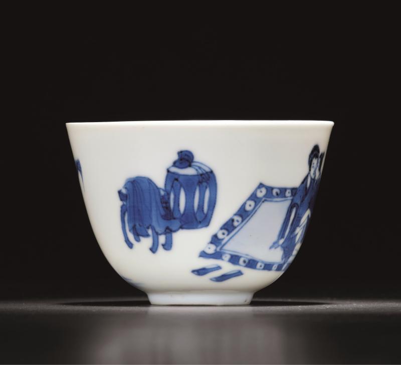 清康熙 青花洞石芭蕉“醉后多娇”图杯 - 图2