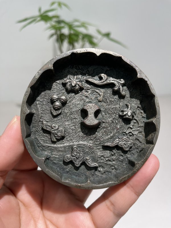 明 高缘多宝纹镜 - 图2