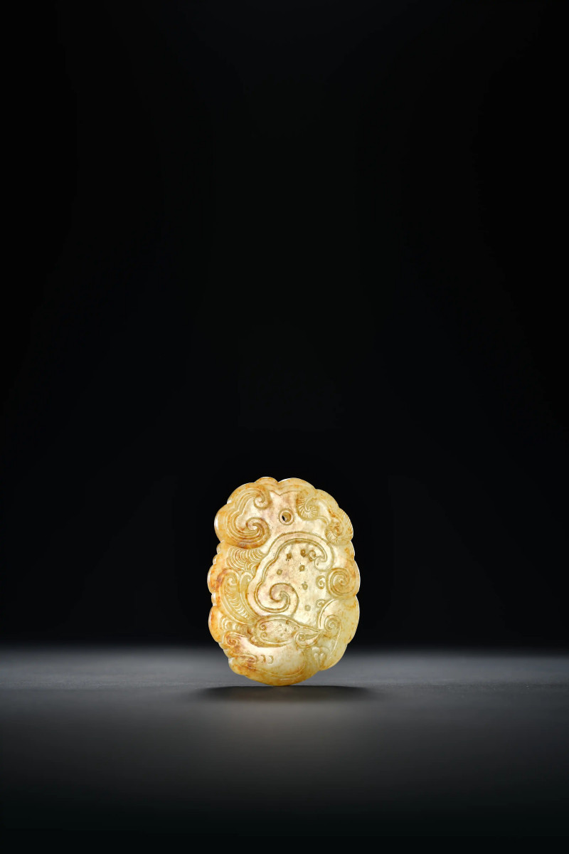明 白玉红沁龙形佩 - 图2