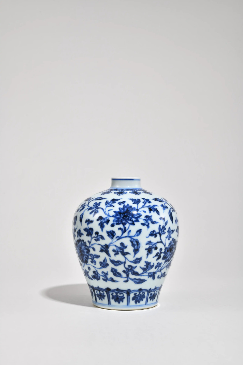清雍正 御制仿宣窑青花缠枝花卉纹茶叶罐 - 图2