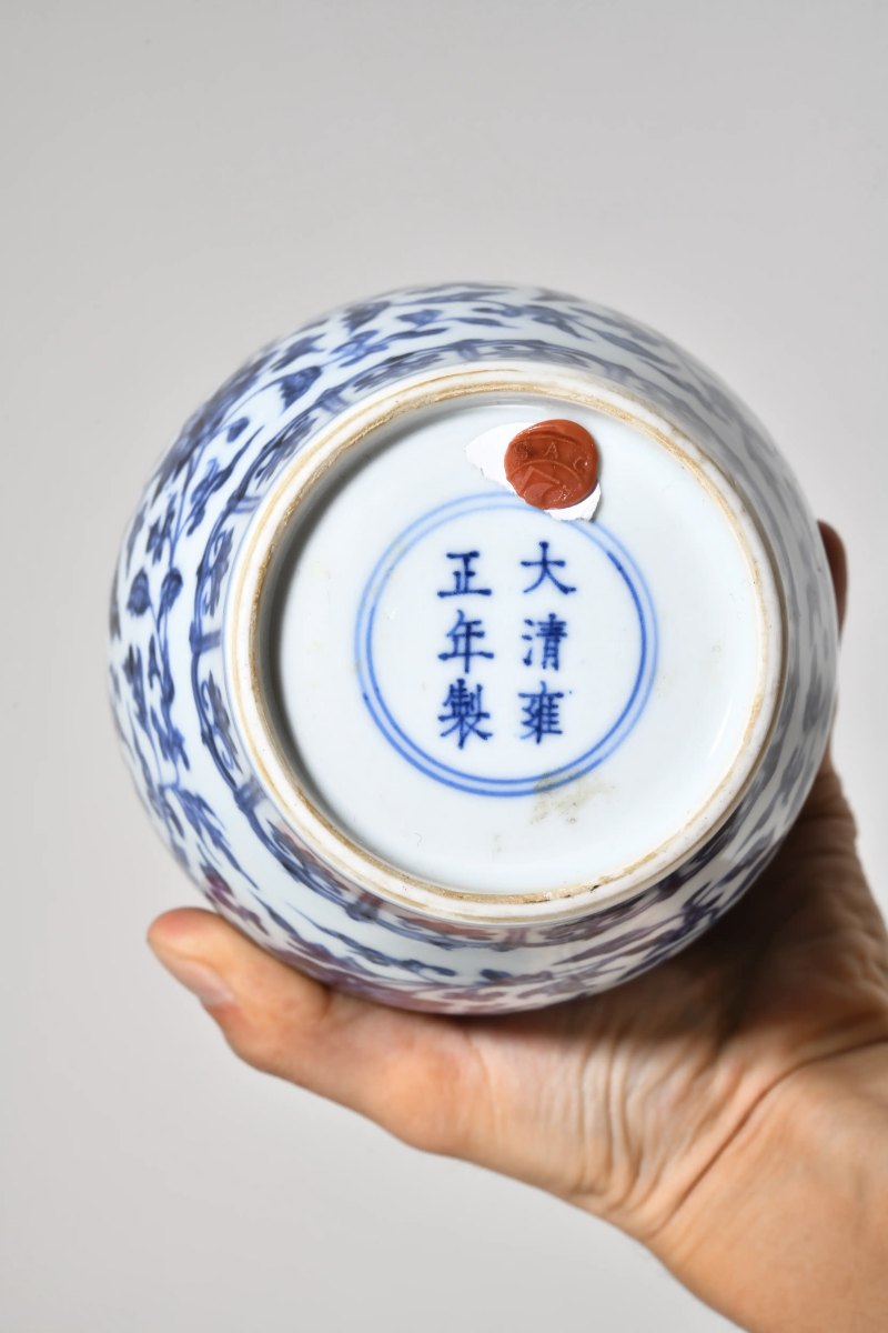清雍正 御制仿宣窑青花缠枝花卉纹茶叶罐 - 图4