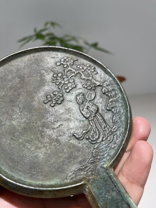 明 仕女赏梅纹手柄镜 - 图4
