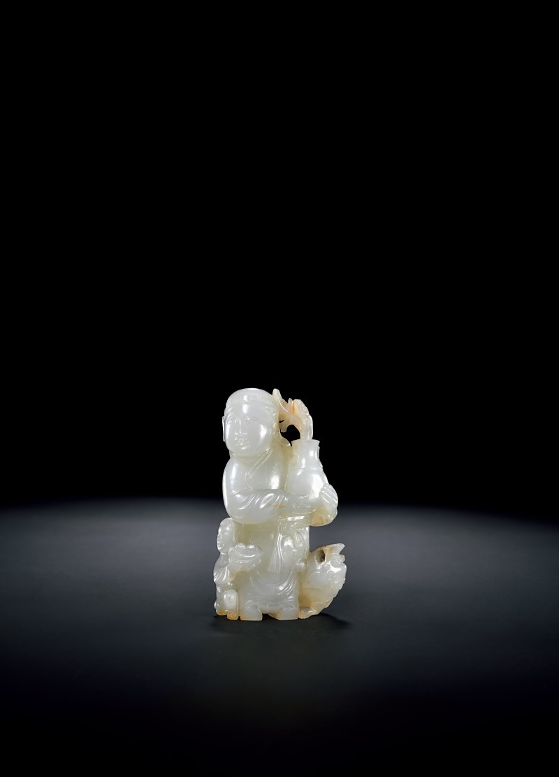 清 白玉胡人献宝把件
