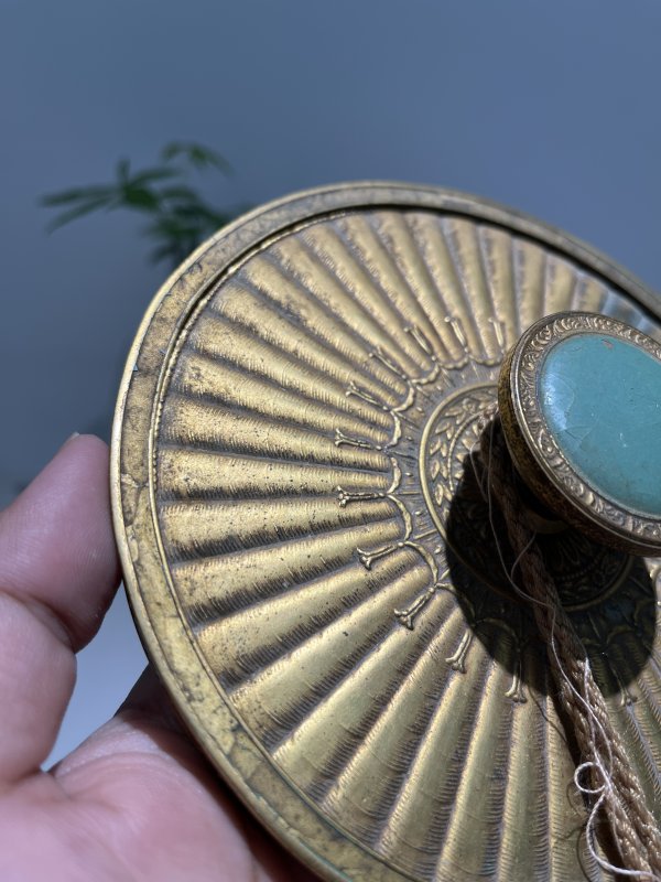 清 铜鎏金花卉纹玻璃镜 - 图5
