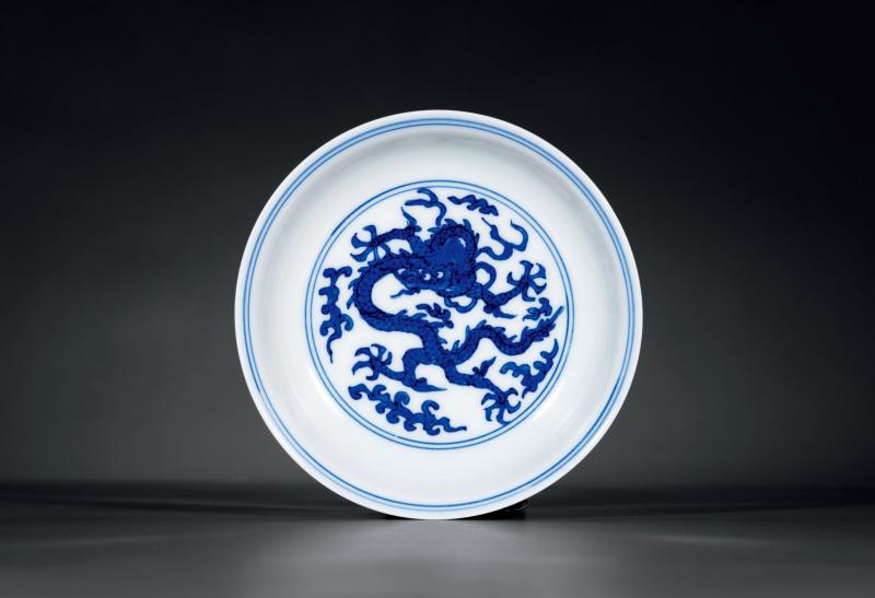 明嘉靖 青花云龙纹盘