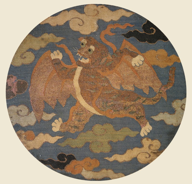 明缂丝飞虎纹圆补