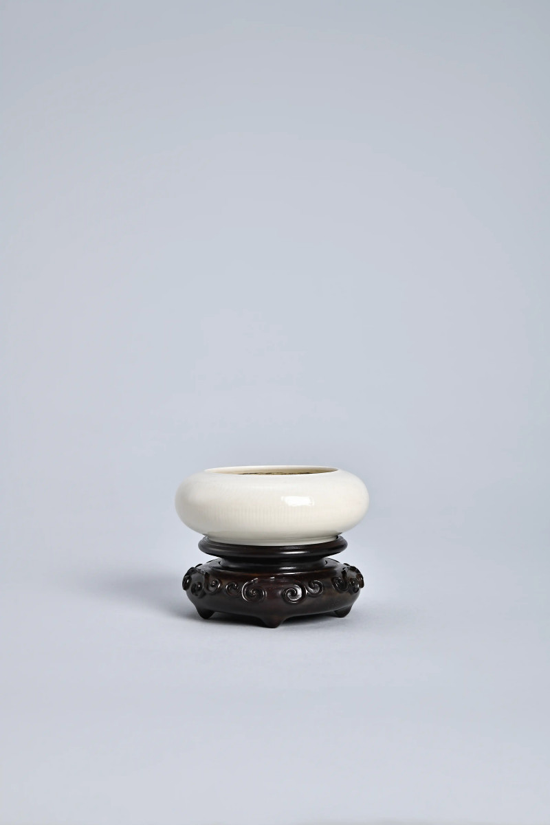 清 雍正-乾隆仿定白釉划花水丞 - 图3