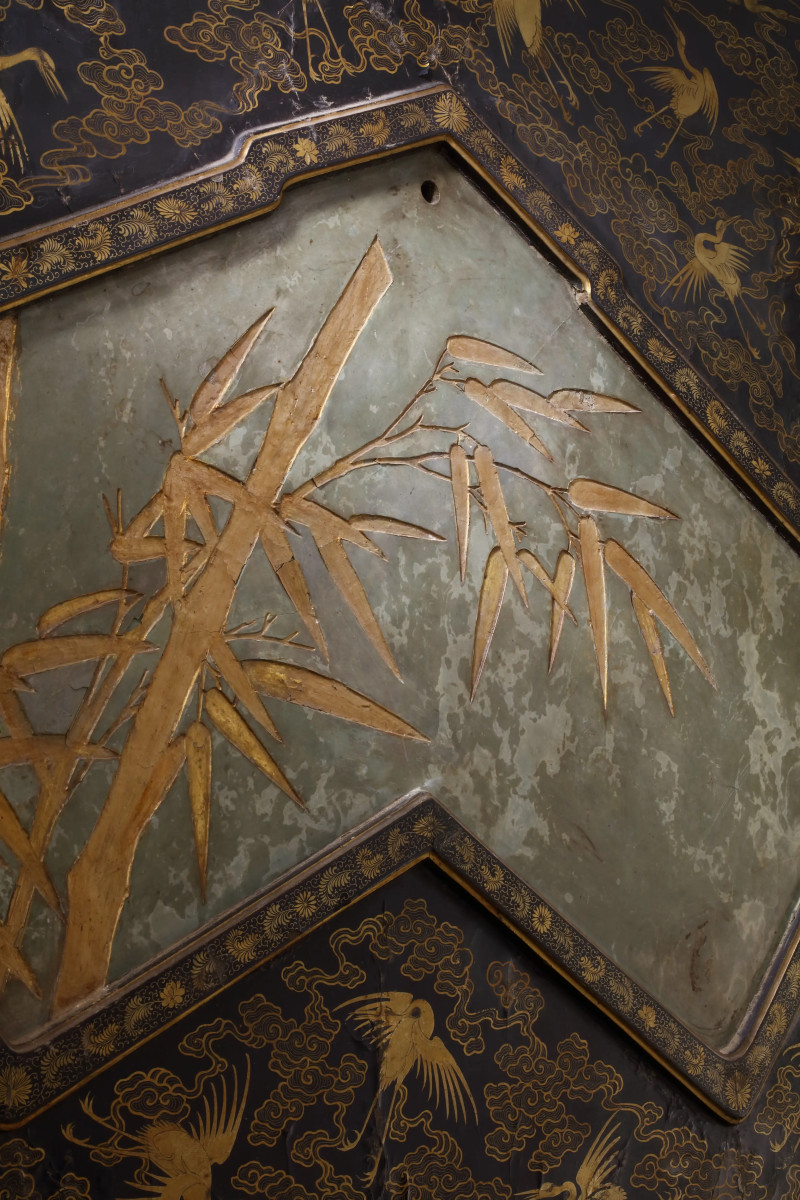 清乾隆 黑漆描金镶松花石磬刻乾隆御笔诗大座屏 - 图9