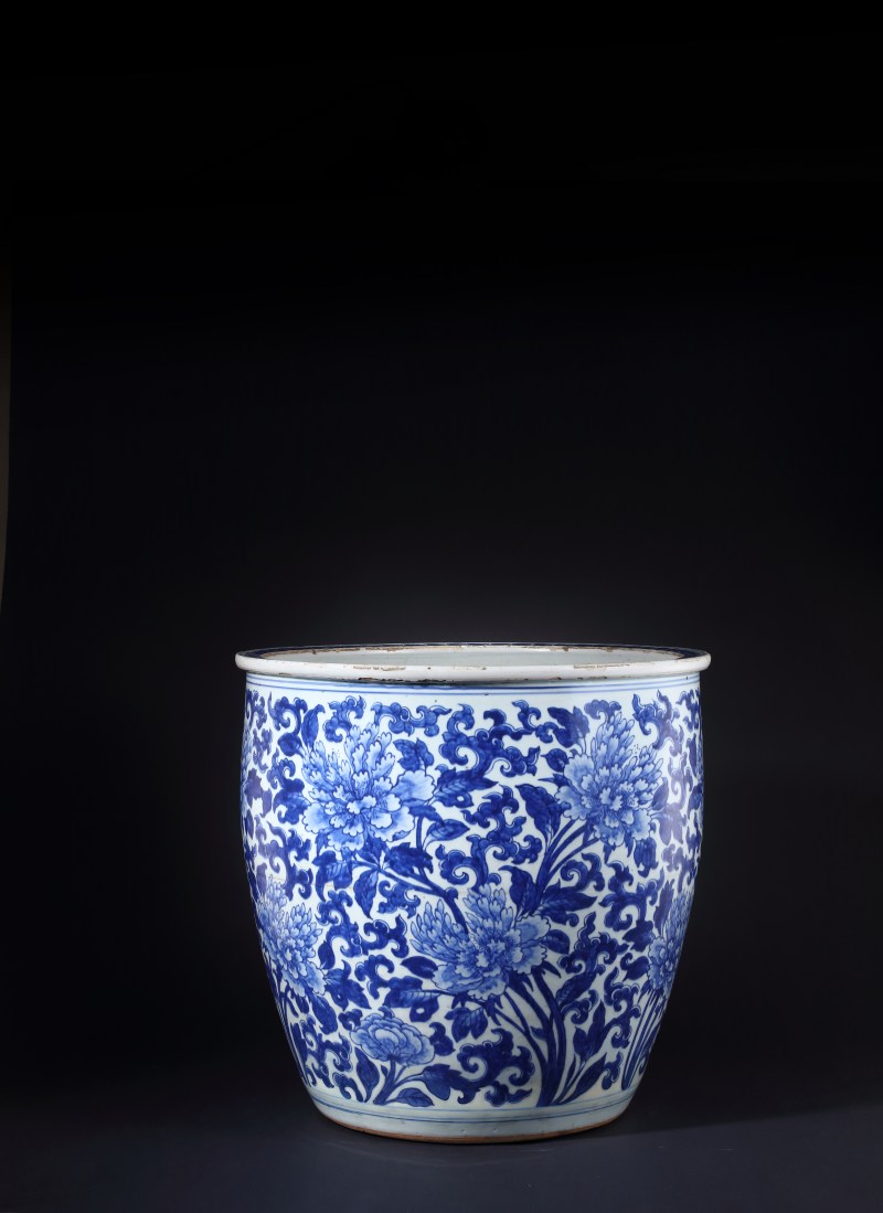 清康熙青花犄角牡丹图卷缸 - 图2