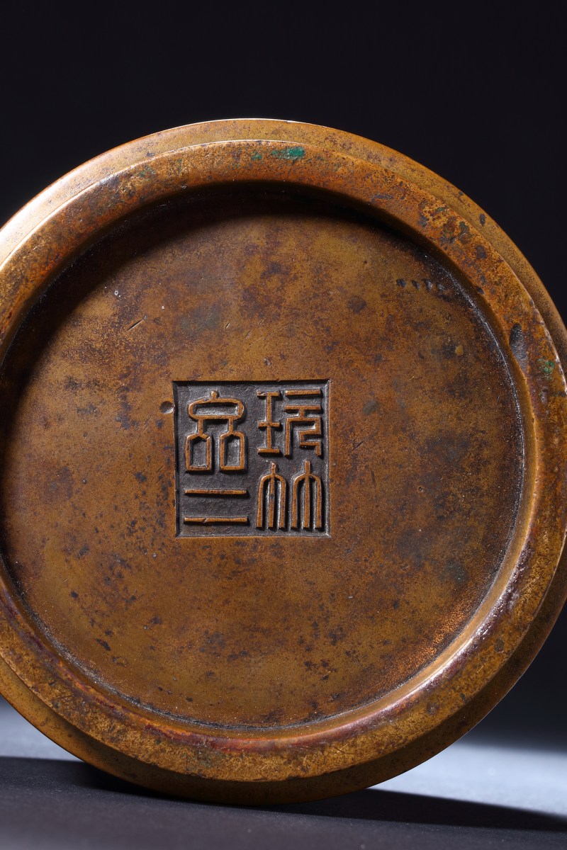 清早期“玩竹斋”款海棠耳筒式炉 - 图3