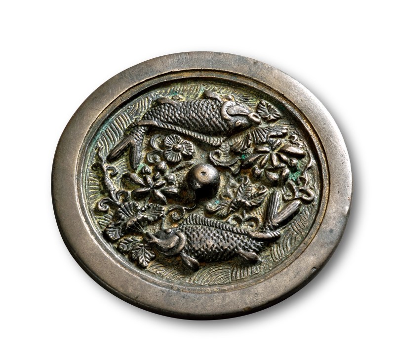 明 鱼戏莲叶纹镜