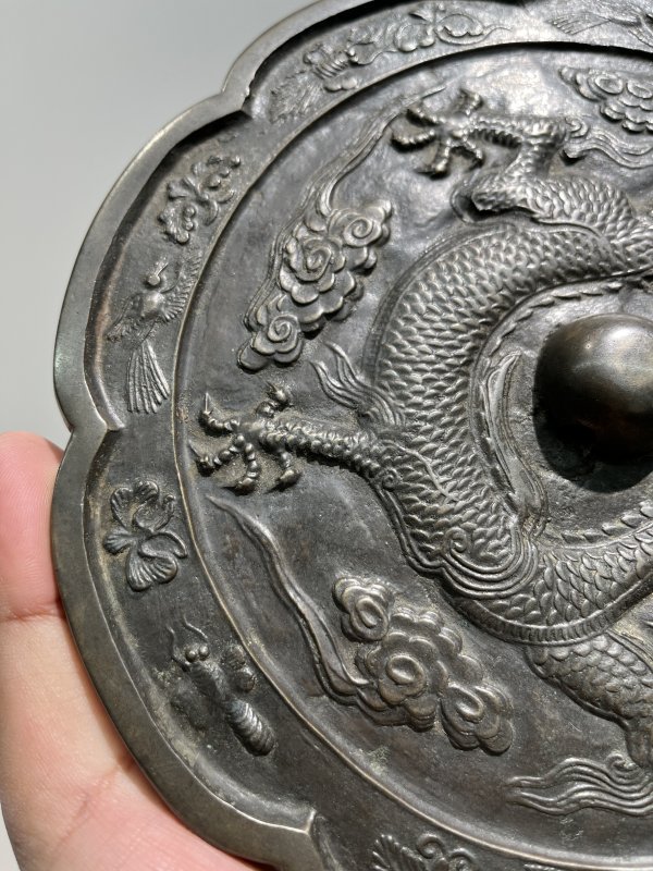 明 葵花形飞龙纹镜 - 图4