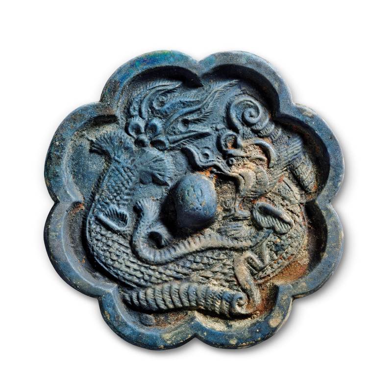 明 葵花形摩羯纹镜