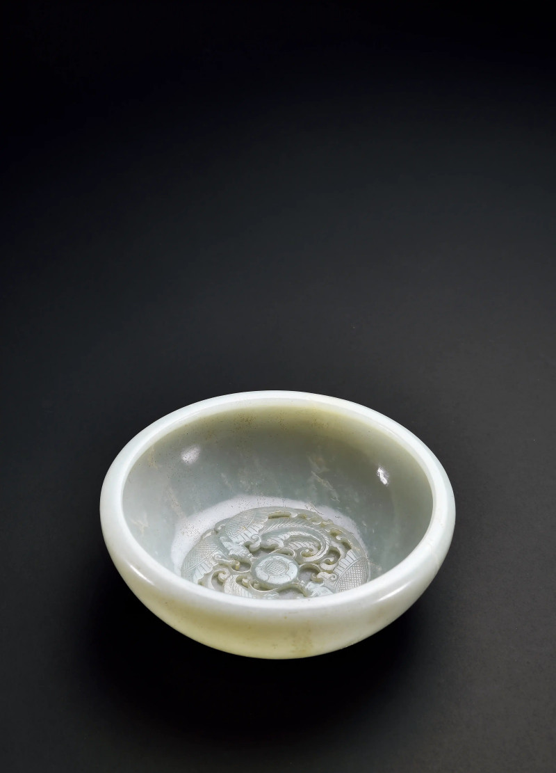 清乾隆 白玉蝶恋花笔洗