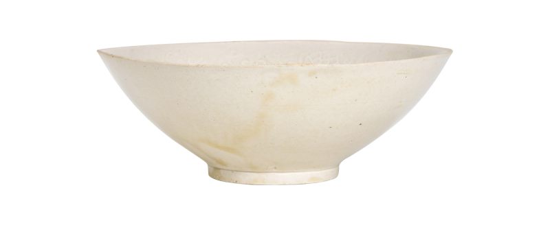 明 白釉模印花卉纹碗 - 图2