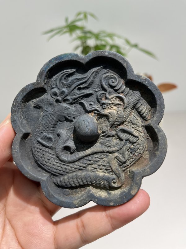 明 葵花形摩羯纹镜 - 图2