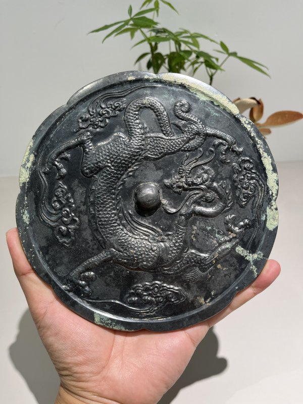 明 葵花形单龙纹镜 - 图2