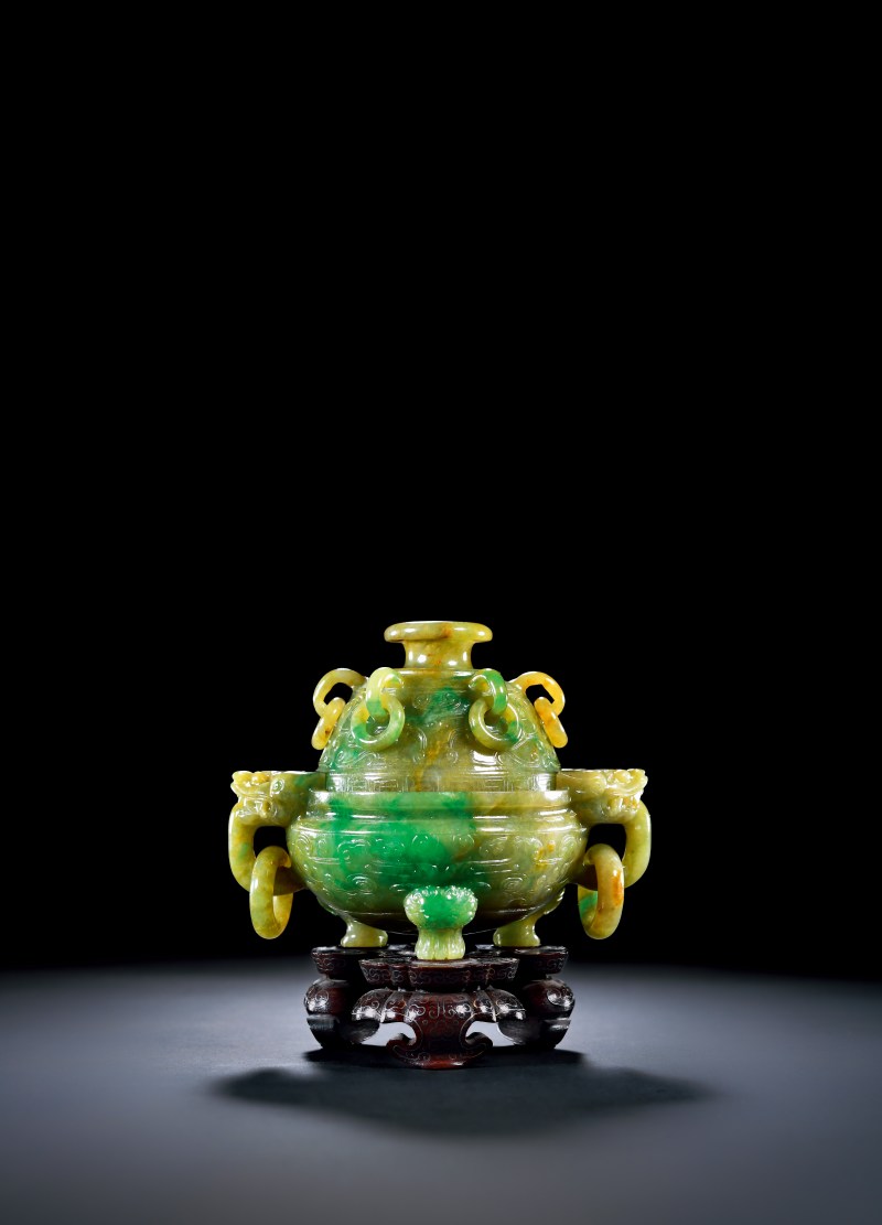 清 翡翠饕餮纹双狮耳活环三兽足香炉 - 图1
