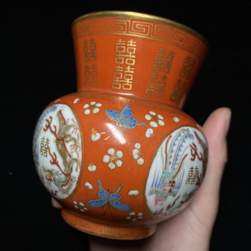 清同治 珊瑚红地描金开光粉彩龙凤喜字纹渣斗（一对） - 图15