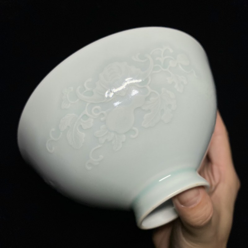 清雍正 粉青釉凸花福禄万代纹鸡心碗 - 图10