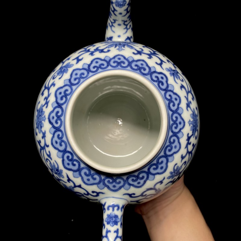 清道光 青花缠枝花开光艾叶祥符纹执壶 - 图10