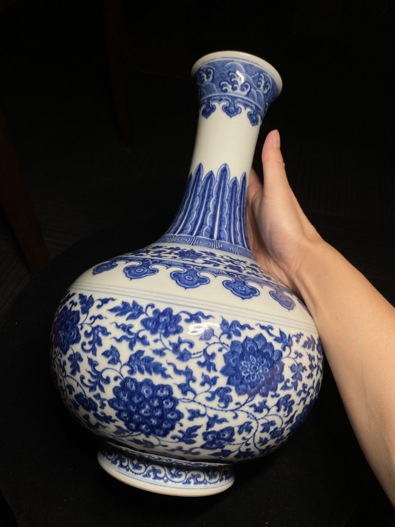 清道光 青花缠枝莲纹玉堂春瓶 - 图12
