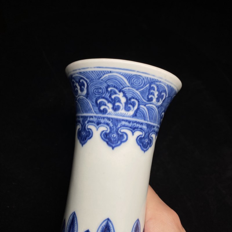 清道光 青花缠枝莲纹玉堂春瓶 - 图13