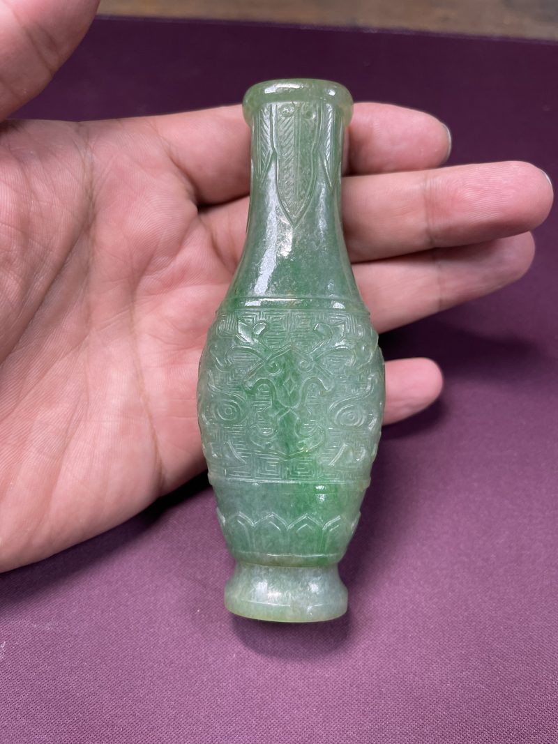 清乾隆 翡翠雕兽面纹香瓶 - 图5