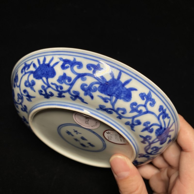 明嘉靖 青花缠枝花卉纹盘 - 图3