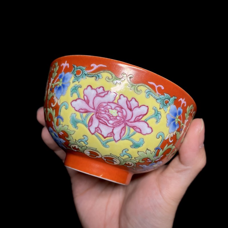 清道光 珊瑚红地粉彩花卉纹碗 - 图8