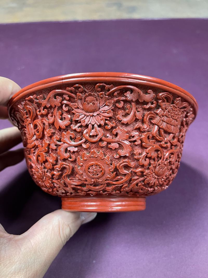 清乾隆 剔红缠枝莲托八宝纹宫碗 - 图5