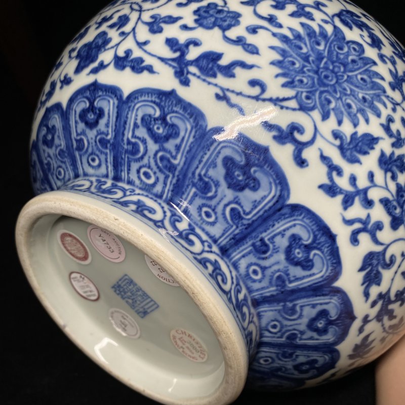 清道光 青花缠枝莲纹玉堂春瓶 - 图17