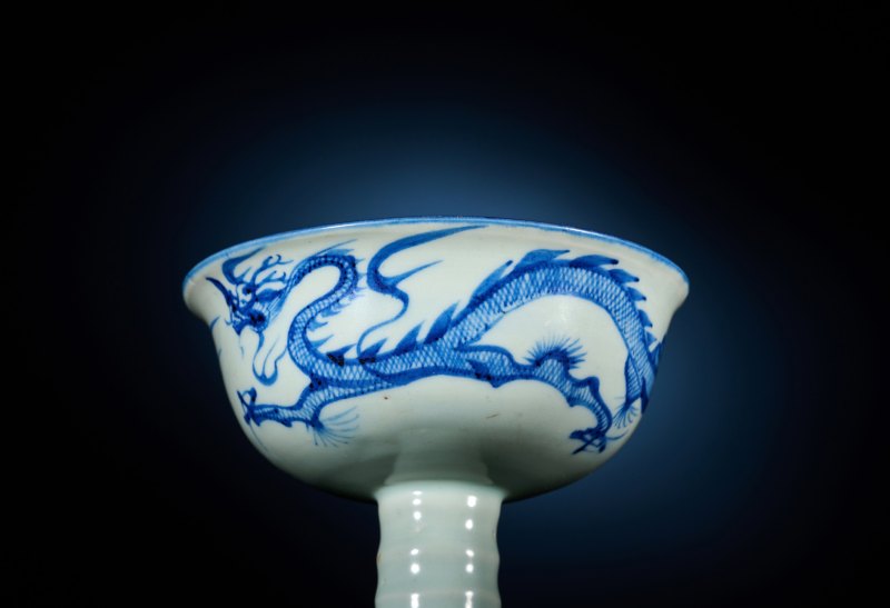 元 青花模印赶珠龙纹高足杯 - 图8