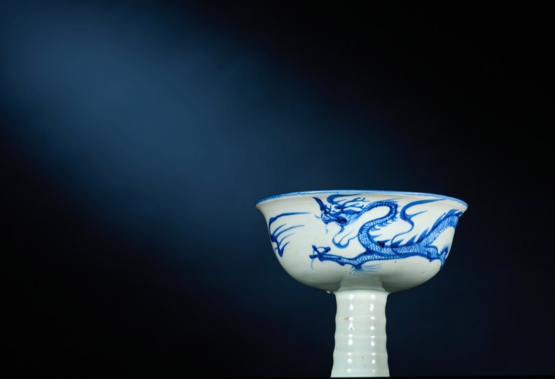 元 青花模印赶珠龙纹高足杯 - 图9