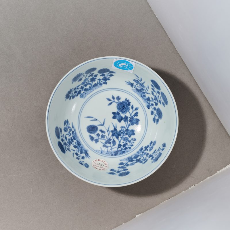 清道光 蓝地轧道洋彩开光重阳菊艳图膳碗 - 图10