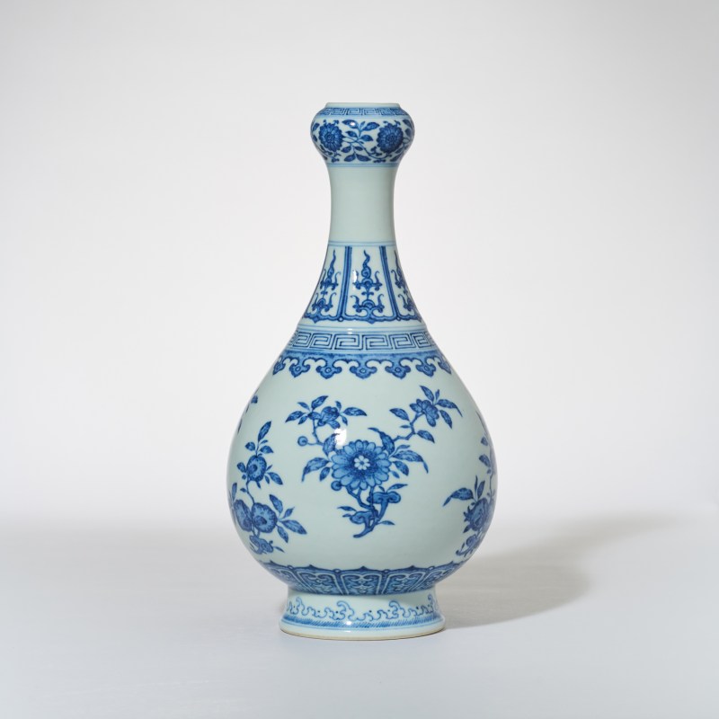 清道光 青花折枝花果纹蒜头瓶 - 图4