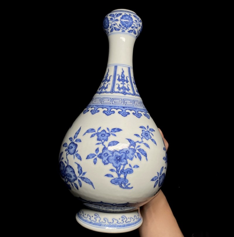 清道光 青花折枝花果纹蒜头瓶 - 图7